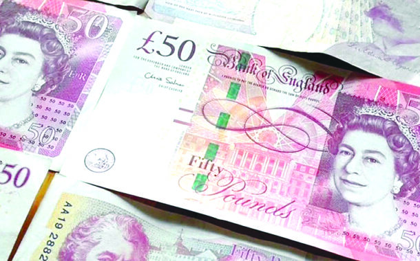  الجنيه الإسترليني يهبط لأدنى مستوى في 3 أسابيع مع تصاعد مخاوف الحرب